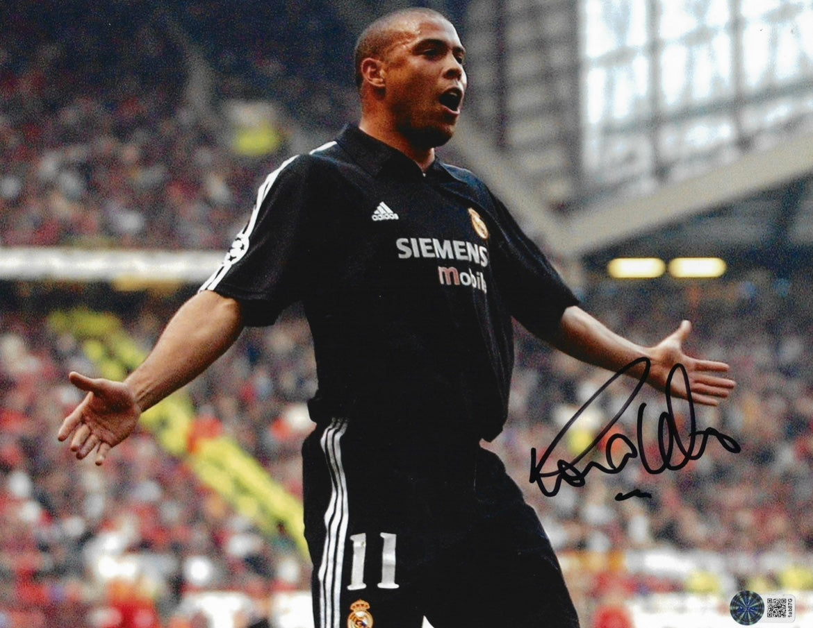 RONALDO NAZARIO SIGNED REAL MADRID UCL HAT TRICK 14x11 PHOTO (AFTAL AUTHENTICATED)