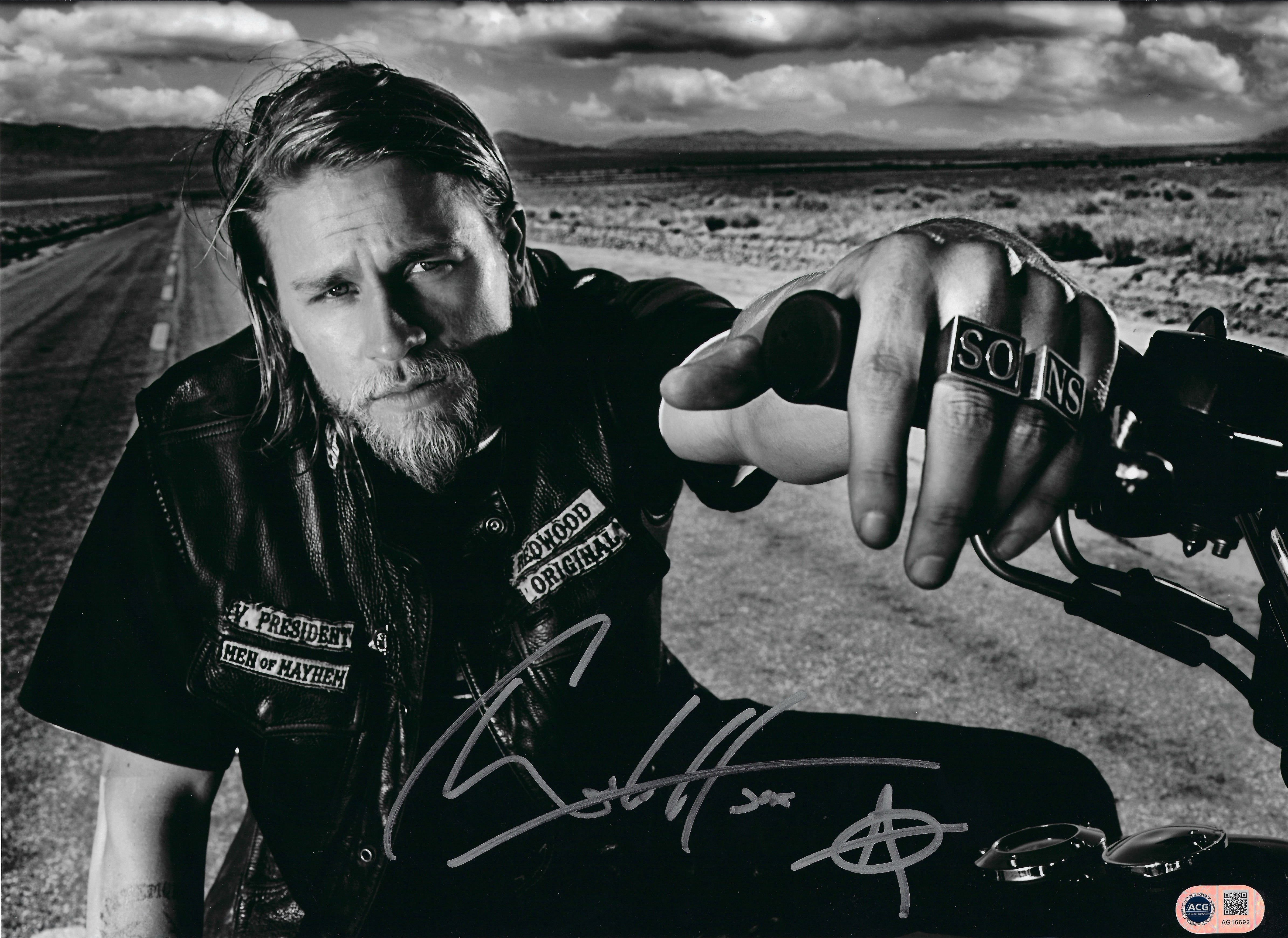 CHARLIE HUNNAM SIGNED JAX TELLER SONS OF ANARCHY 16x12 PHOTO (ACG CERT AG16692)