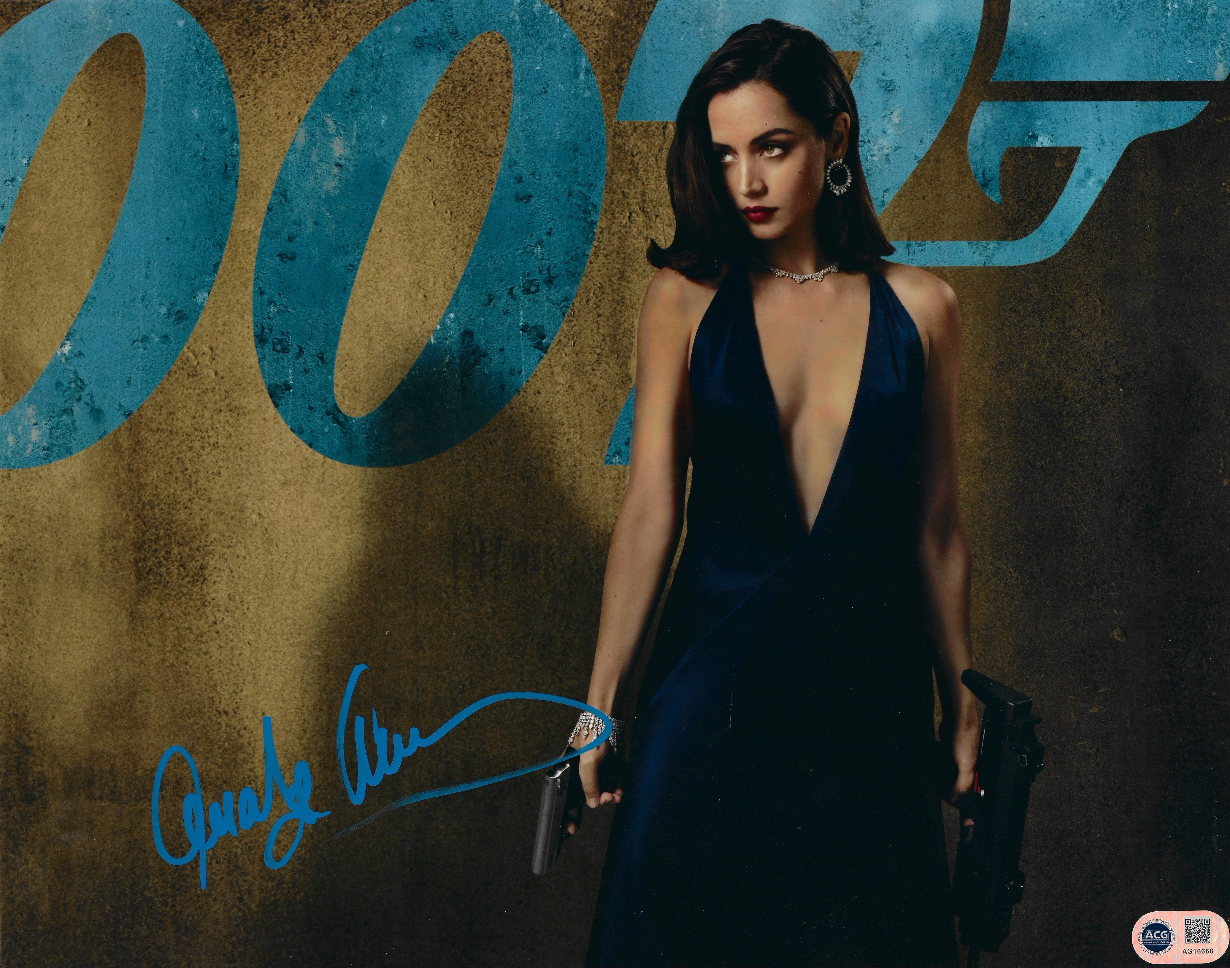 ANA DE ARMAS SIGNED JAMES BOND NO TIME TO DIE 14x11 PHOTO (ACG CERT AG16688)