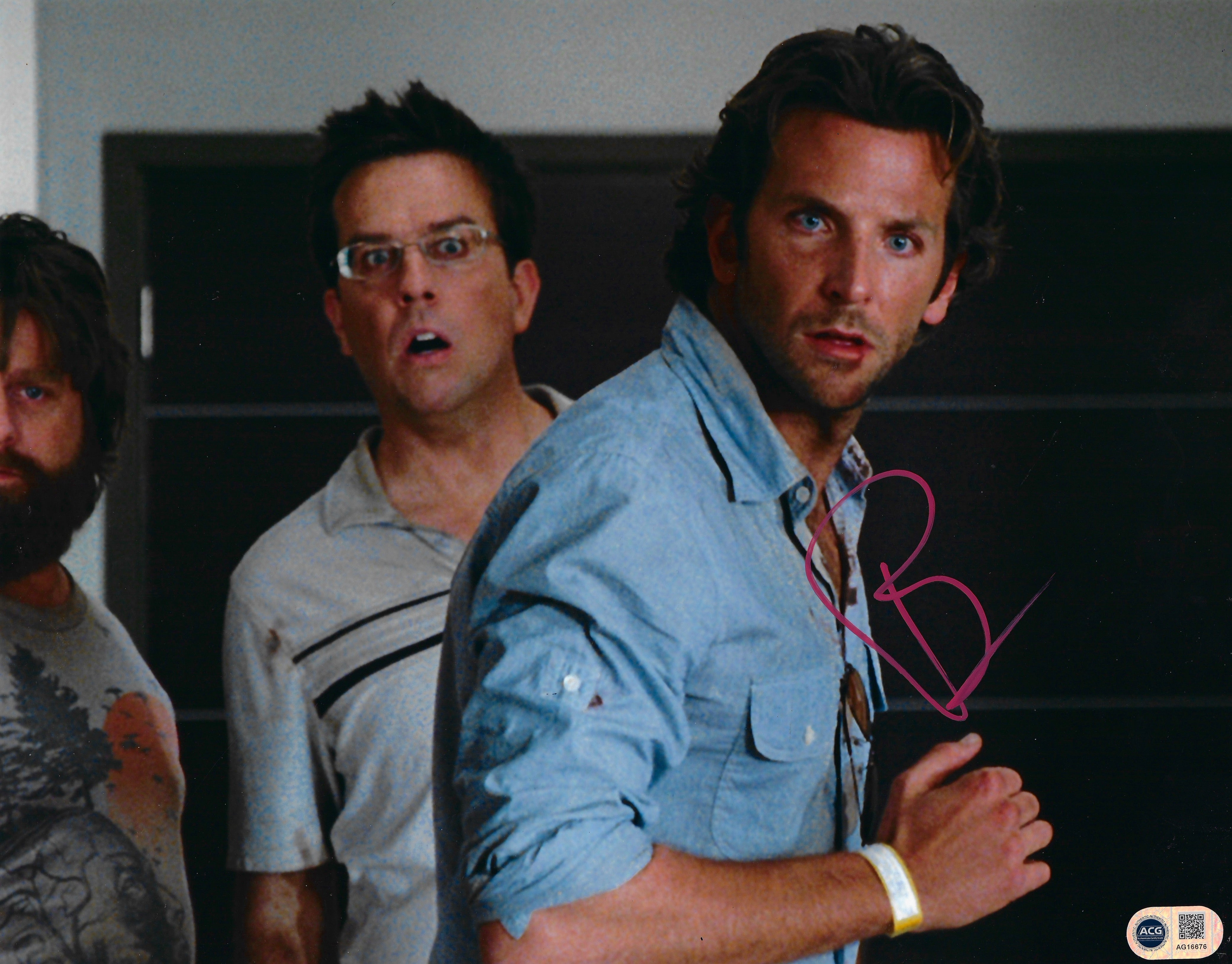 BRADLEY COOPER SIGNED 14x11 PHOTO THE HANGOVER (ACG CERT AG16676)
