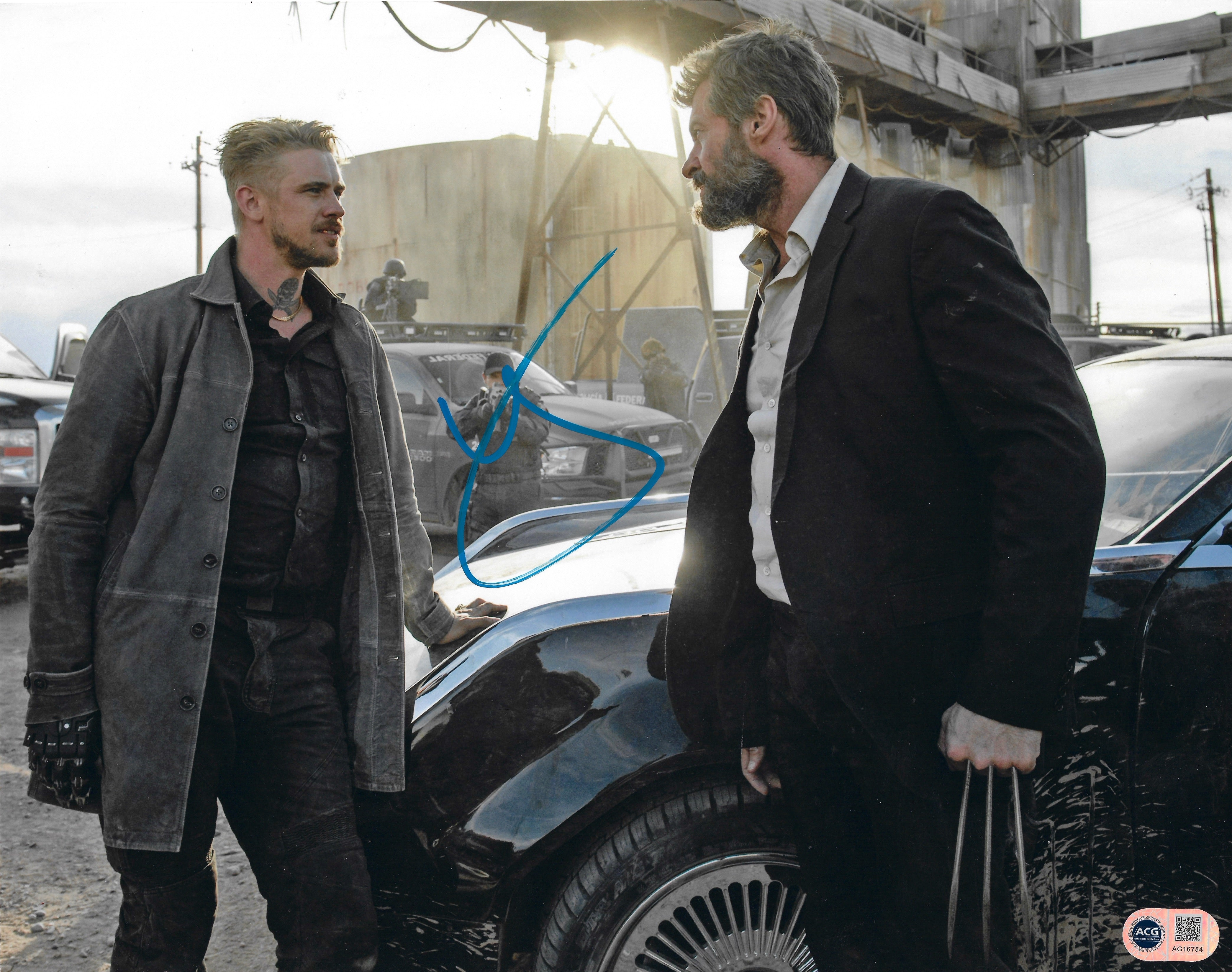 HUGH JACKMAN SIGNED 14X11 WOLVERINE PHOTO (ACG CERT AG16754)