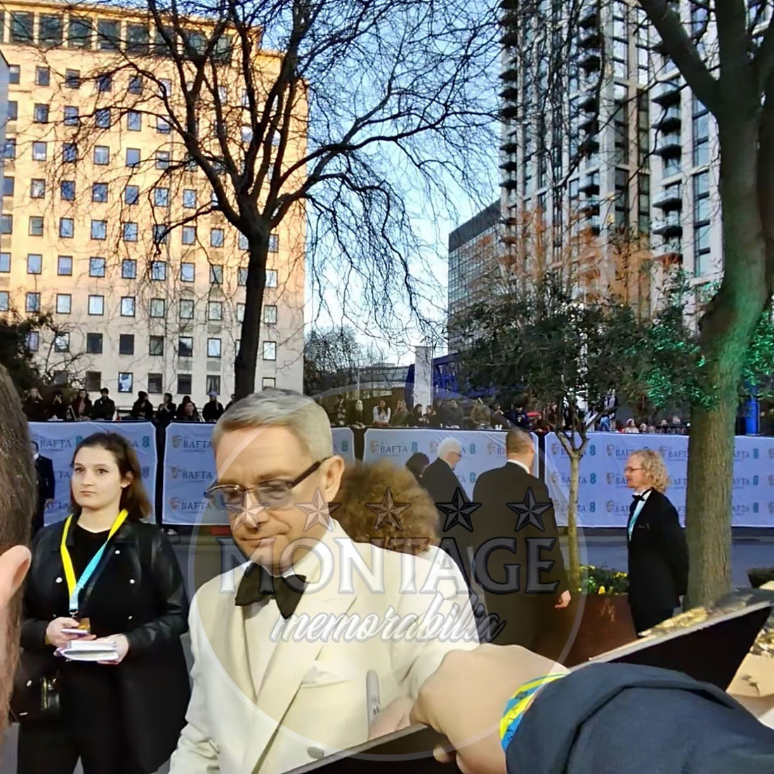 MARTIN FREEMAN SIGNED THE HOBBIT 14x11 PHOTO (ACG CERT AG17062)