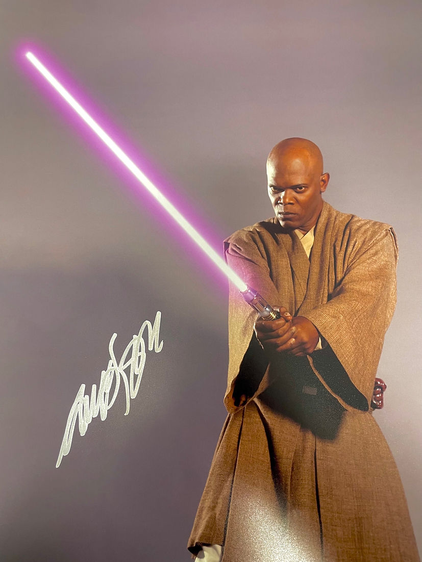SAMUEL L. JACKSON SIGNED STAR WARS 16x12 PHOTOGRAPH (AFTAL WITNESSED COA)