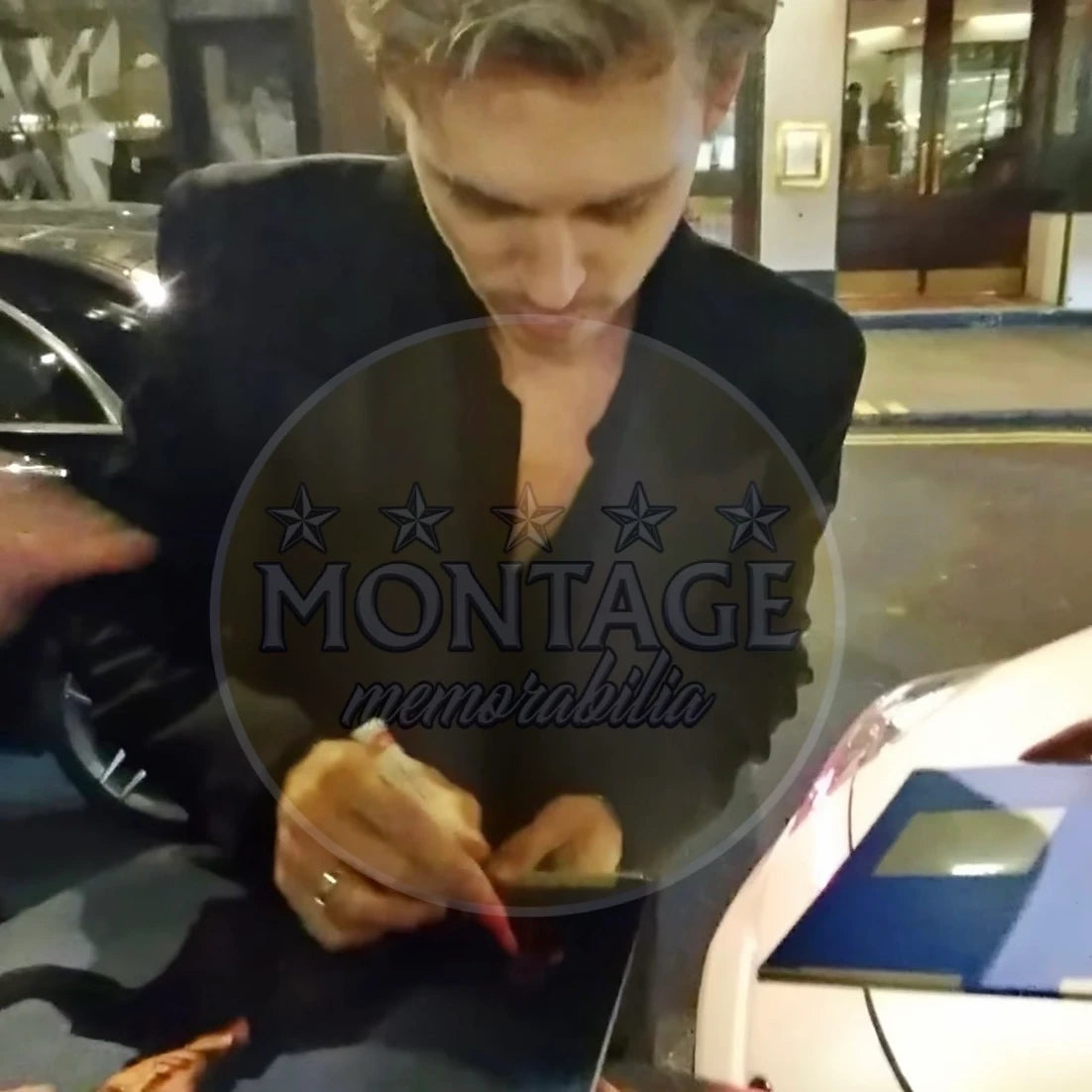 AUSTIN BUTLER SIGNED ELVIS PRESLEY ELVIS 16x12 PHOTO (ACG CERT AG16742)