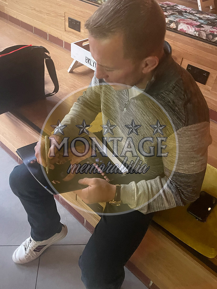 GEORGES ST-PIERRE SIGNED UFC LEGEND 14X11 PHOTOGRAPH (AFTAL COA)