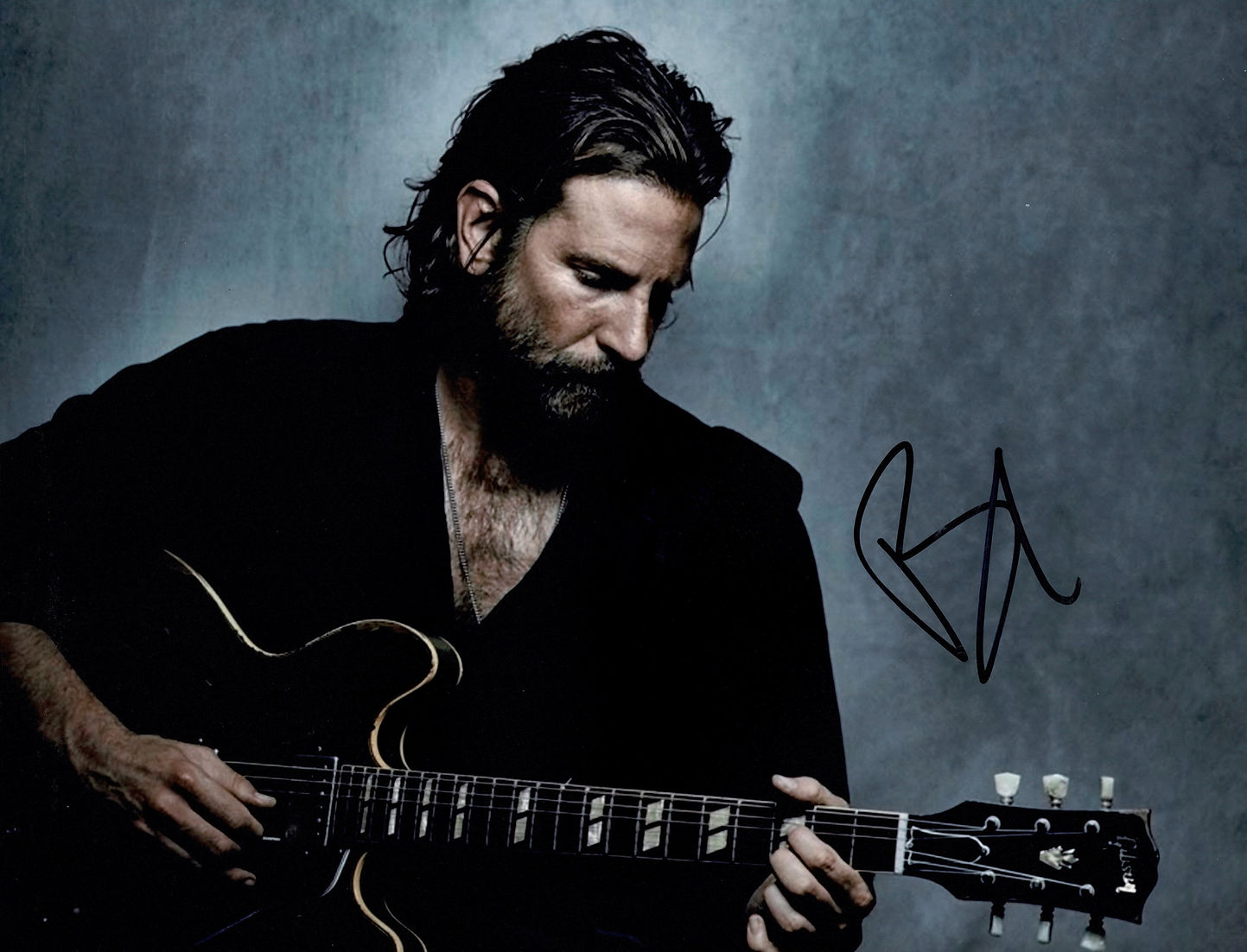 BRADLEY COOPER SIGNED 14x11 PHOTOGRAPH A STAR IS BORN (AFTAL COA)