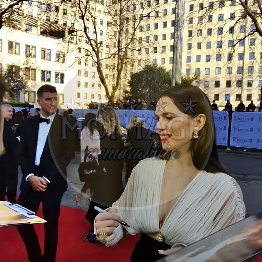 HAYLEY ATWELL CAPTAIN AMERICA SIGNED 10x8 PHOTO (AFTAL COA)