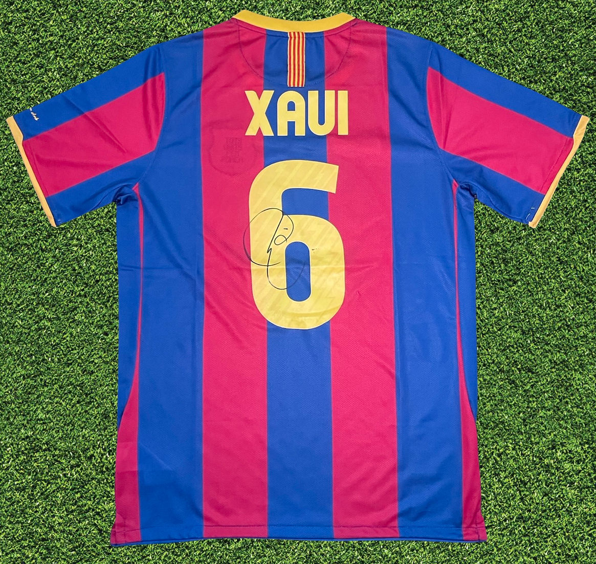 XAVI HERNANDEZ SIGNED FC BARCELONA 2010/11 HOME SHIRT (AFTAL COA)