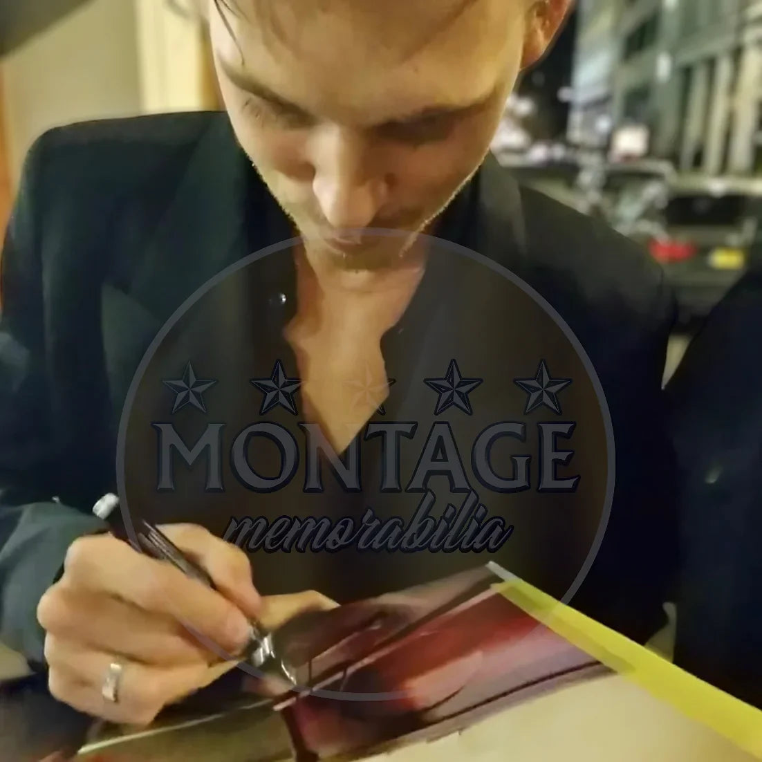 AUSTIN BUTLER SIGNED ELVIS PRESLEY ELVIS 16x12 PHOTO (ACG CERT AG16741)