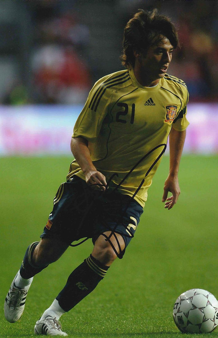 DAVID SILVA SIGNED MANCHESTER CITY SPAIN 12X8 PHOTOGRAPH (AFTAL COA)