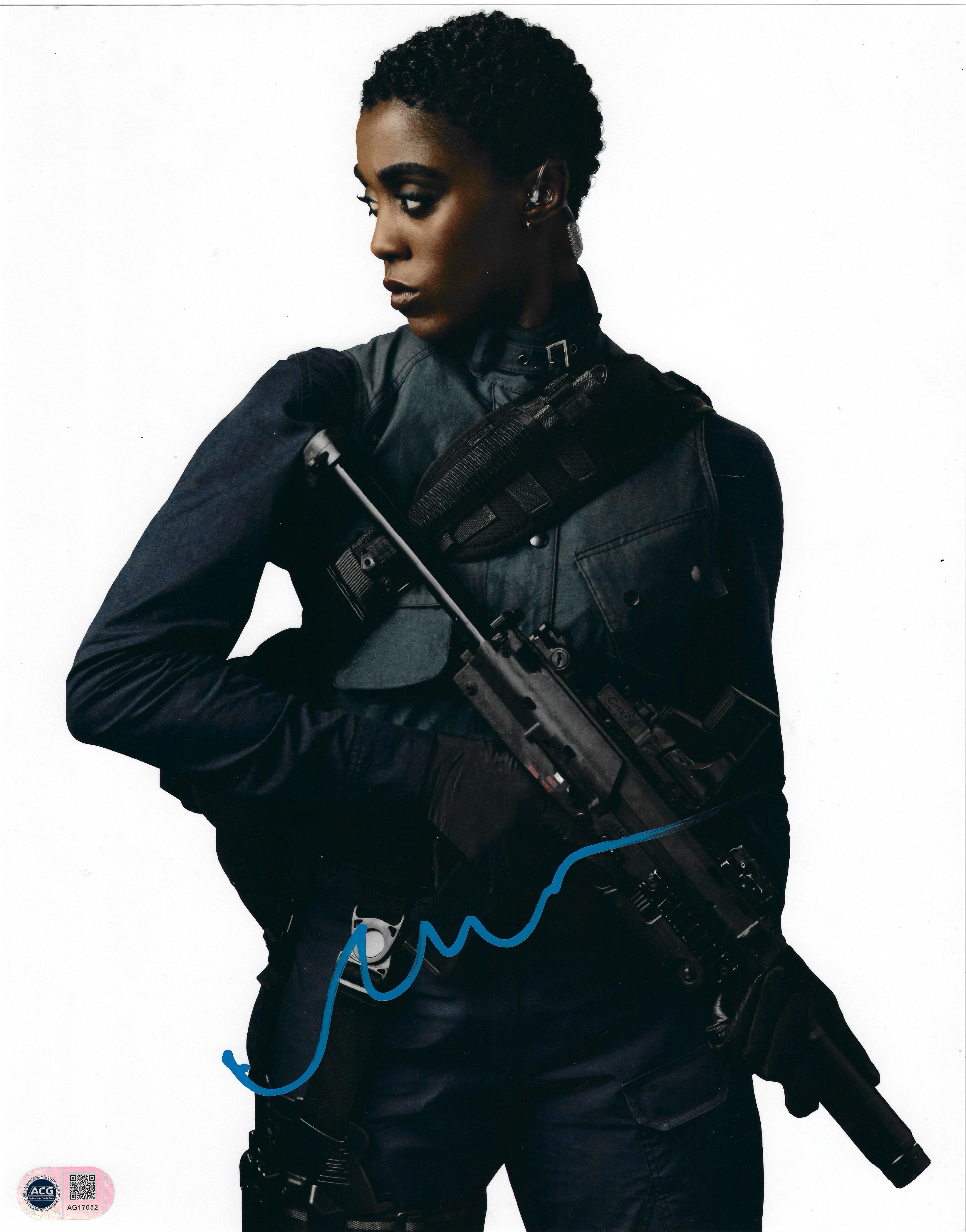 LASHANA LYNCH SIGNED JAMES BOND NO TIME TO DIE 14x11 PHOTO (ACG CERT AG17052)