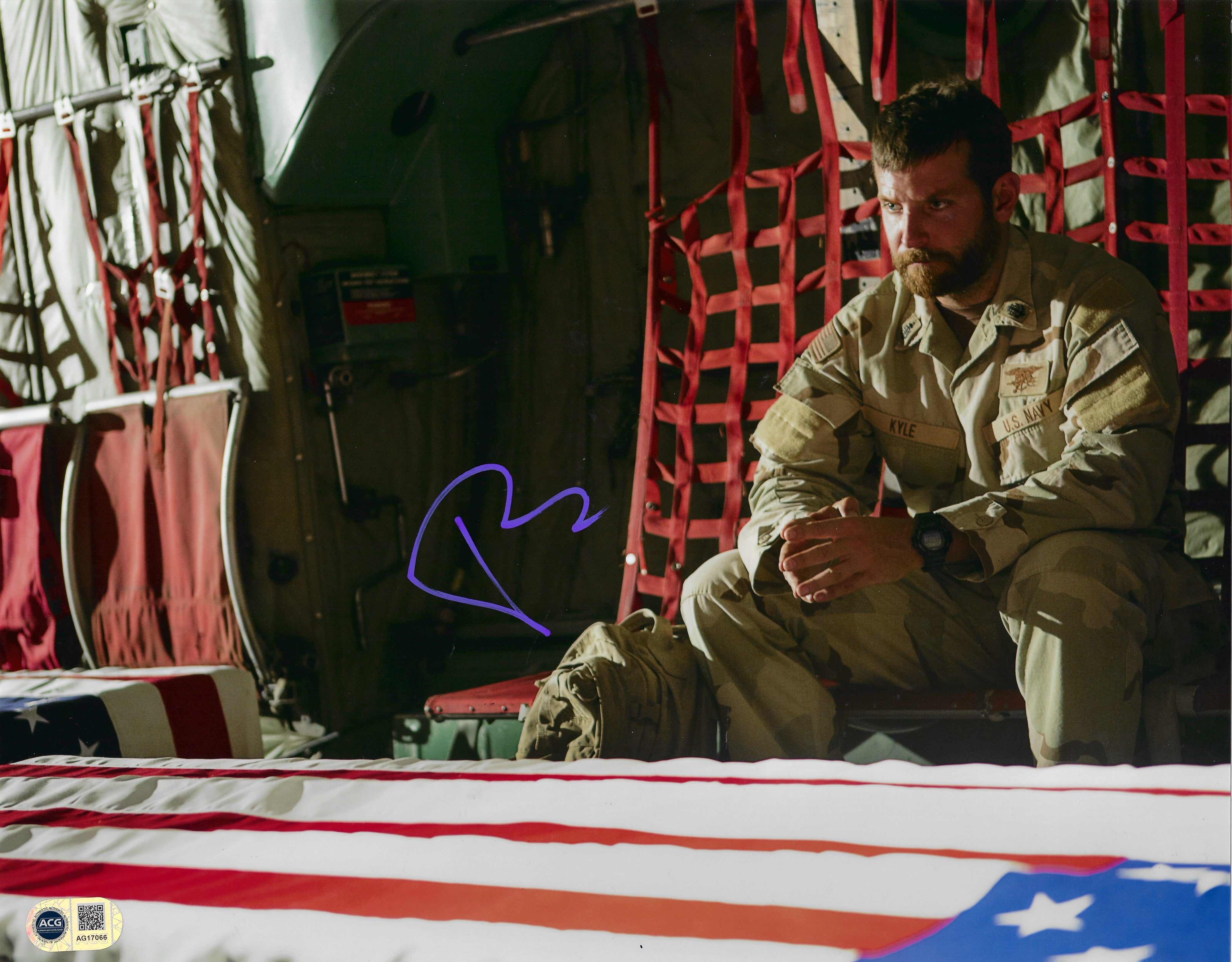 BRADLEY COOPER SIGNED 14x11 PHOTOGRAPH AMERCAN SNIPER (ACG CERT AG17066)