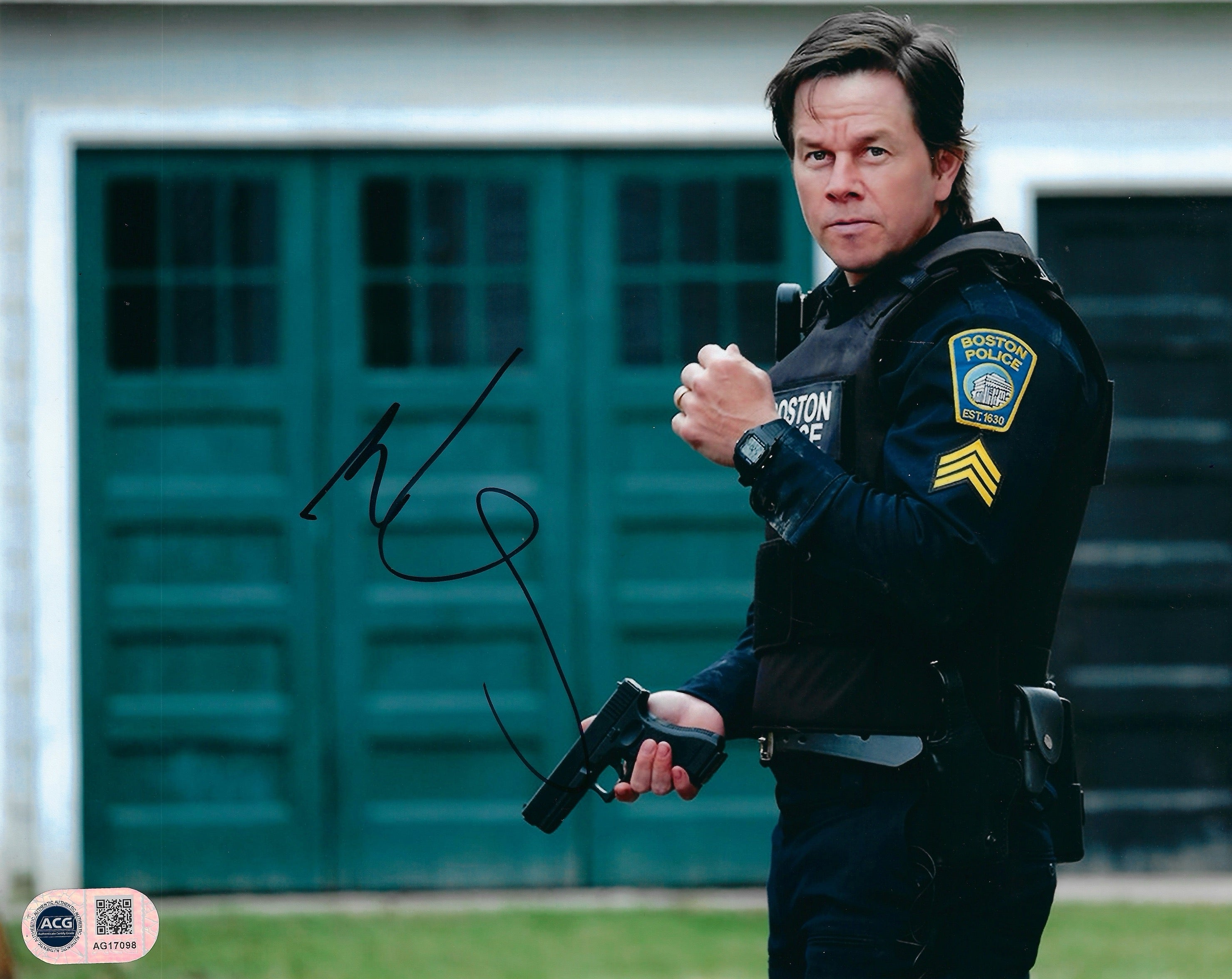 MARK WAHLBERG SIGNED PATRIOTS DAY 10X8 PHOTO (ACG CERT AG17098)