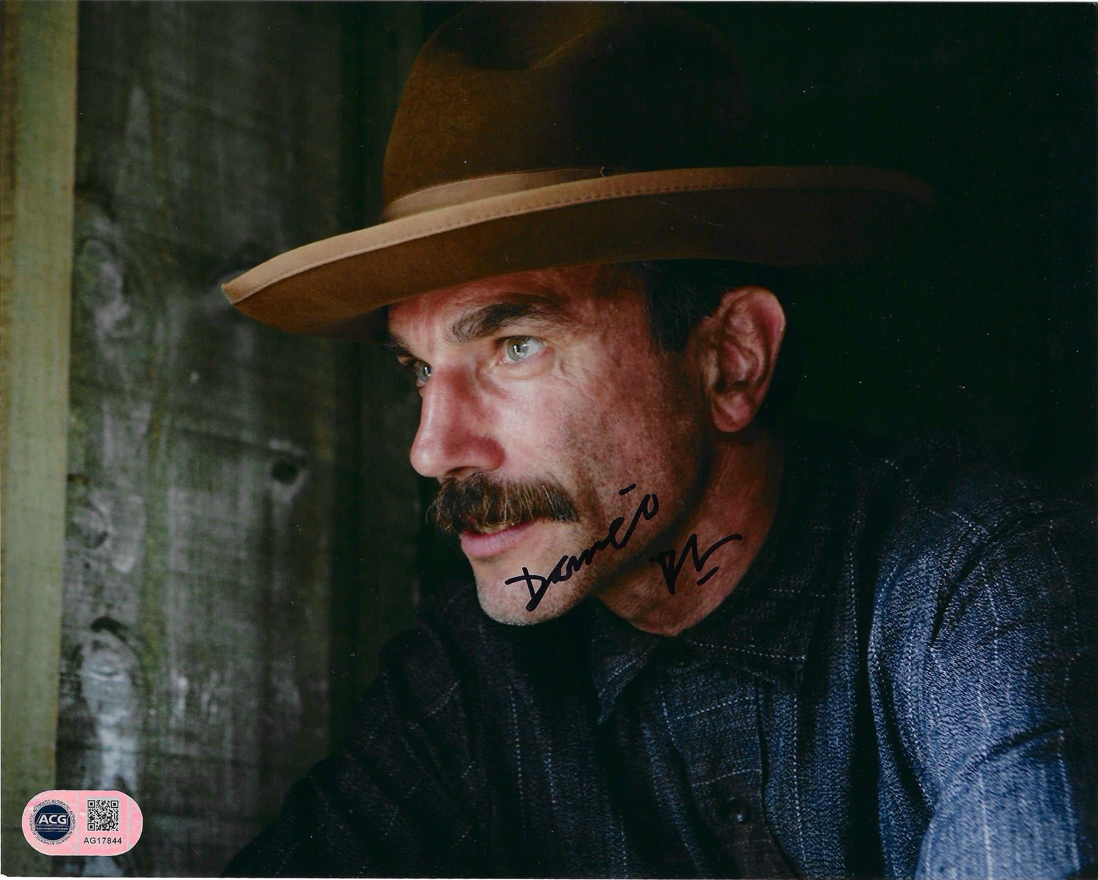 DANIEL DAY LEWIS SIGNED THERE WILL BE BLOOD 10x8 PHOTO (ACG CERT AG17844)