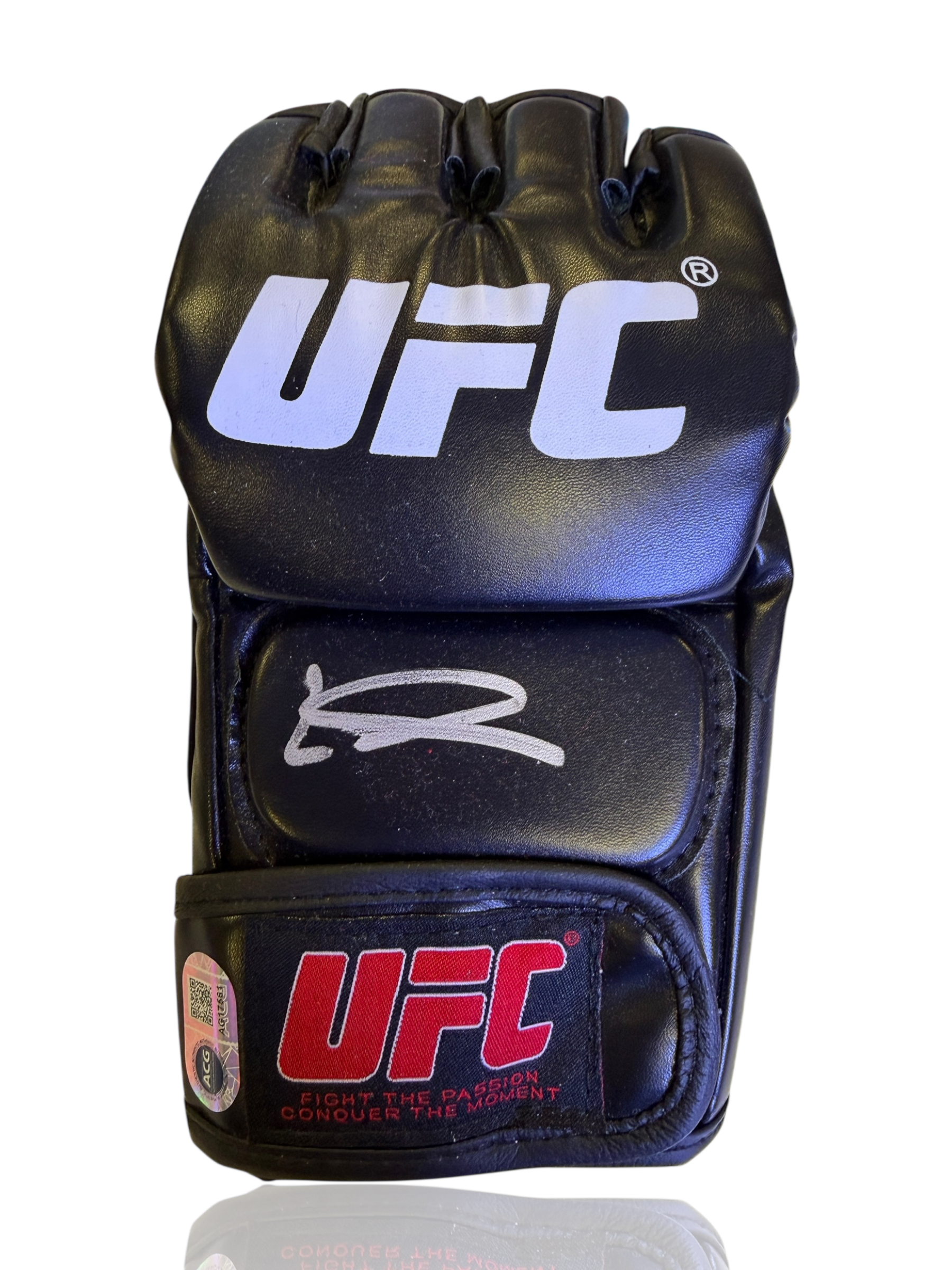 LEON 'ROCKY' EDWARDS SIGNED UFC AUTOGRAPH FIGHT GLOVE (ACG CERT AG17561)