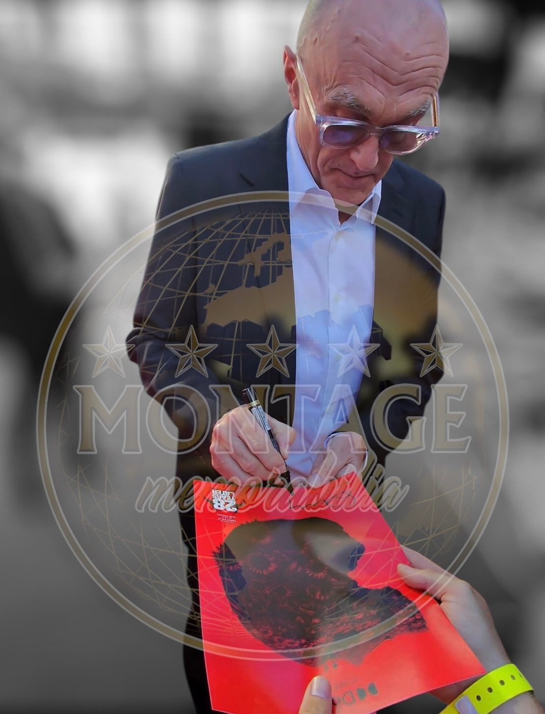 DANNY BOYLE SIGNED TRAINSPOTTING 12x8 PHOTO (ACG CERT AG16552)