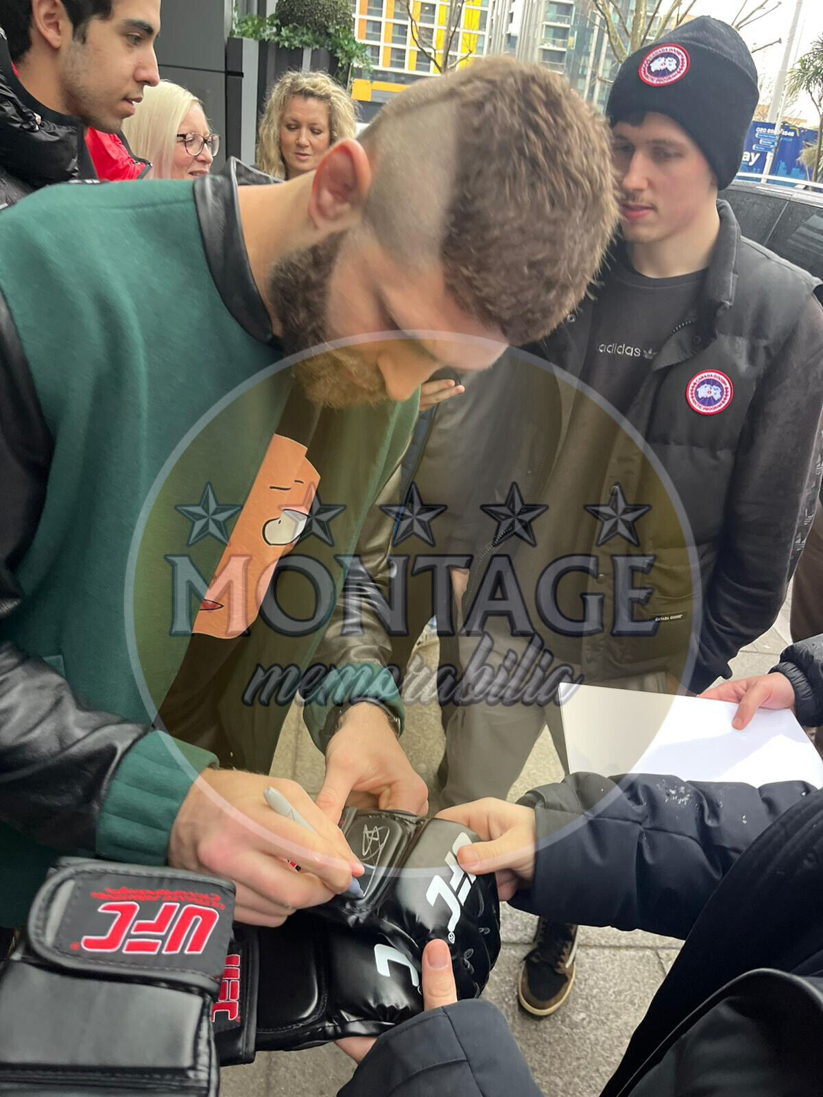 JIRI PROCHAZKA SIGNED UFC AUTOGRAPH FIGHT GLOVE 2 (AFTAL COA)