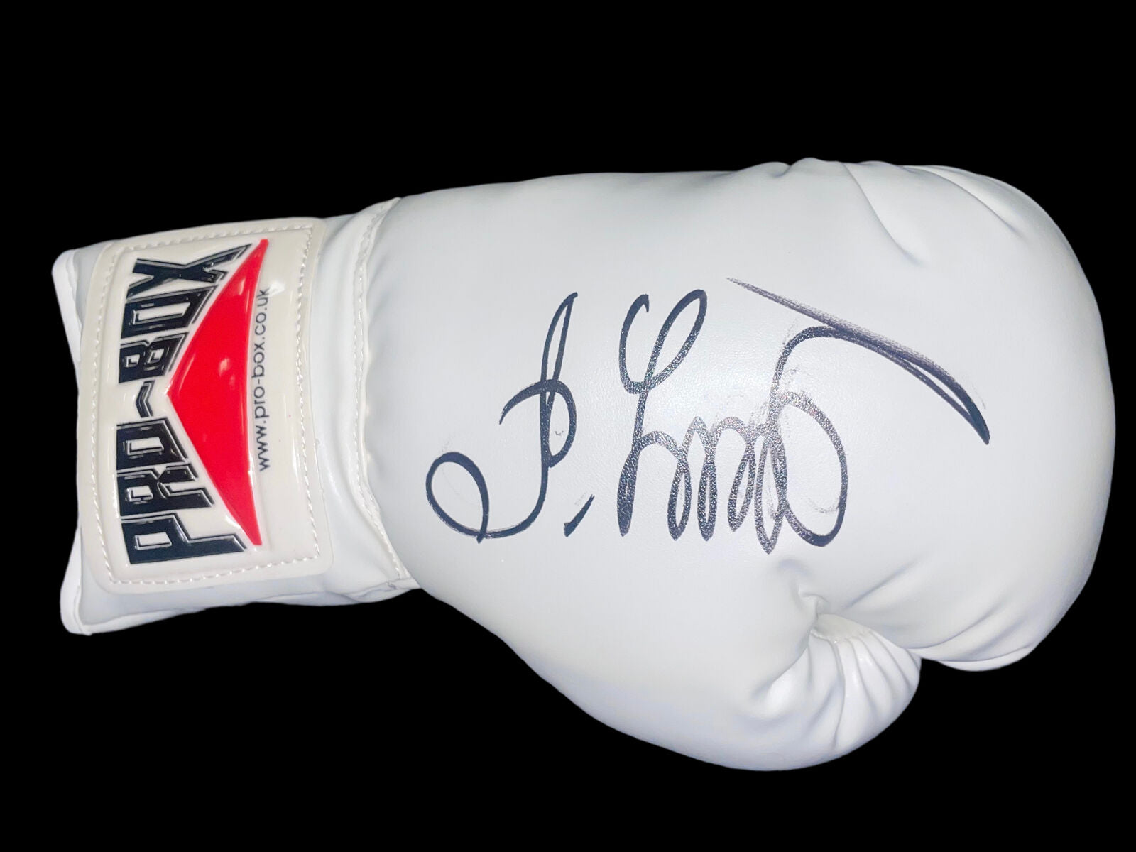 OLEKSANDR USYK SIGNED BOXING WHITE PRO BOX AUTOGRAPH GLOVE 8 (AFTAL COA)