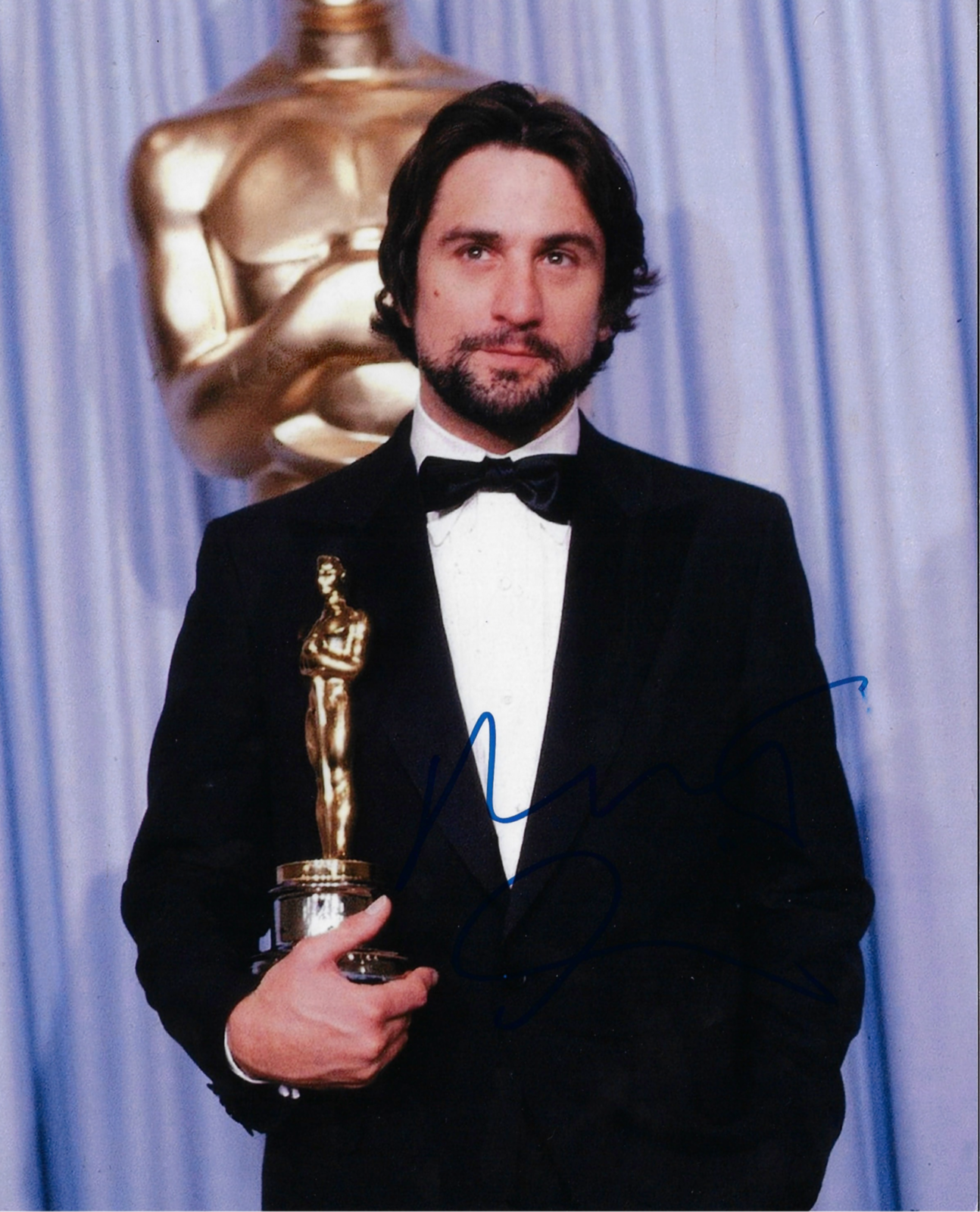 ROBERT DE NIRO SIGNED OSCARS WINNER 10X8 PHOTO (ACOA RACC COA)