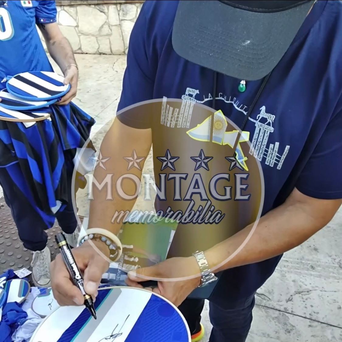 ROBERTO BAGGIO SIGNED 1993 RETRO JUVENTUS FOOTBALL SHIRT (AFTAL COA)