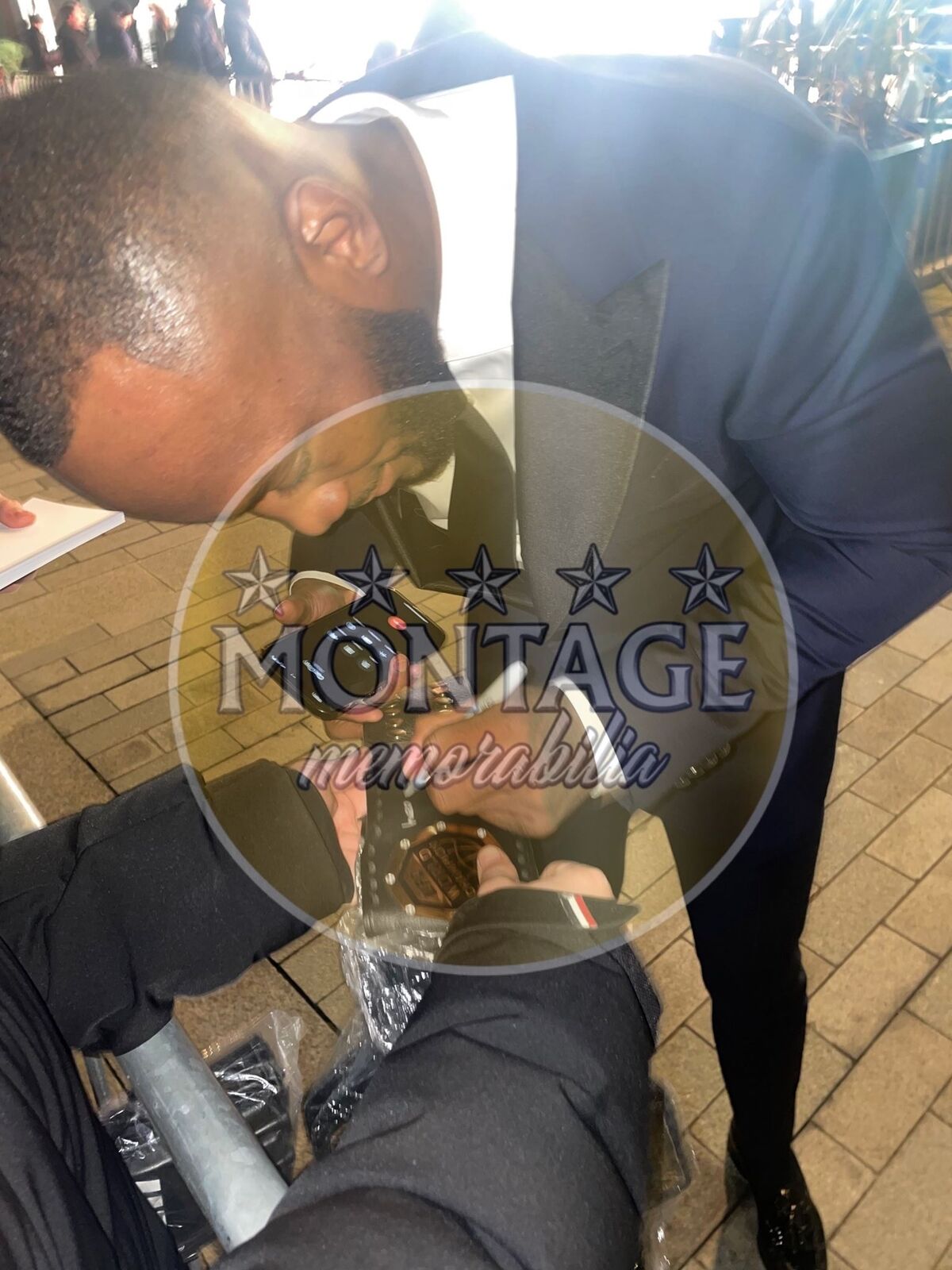 LEON 'ROCKY' EDWARDS SIGNED UFC AUTOGRAPH FIGHT GLOVE (AFTAL COA)