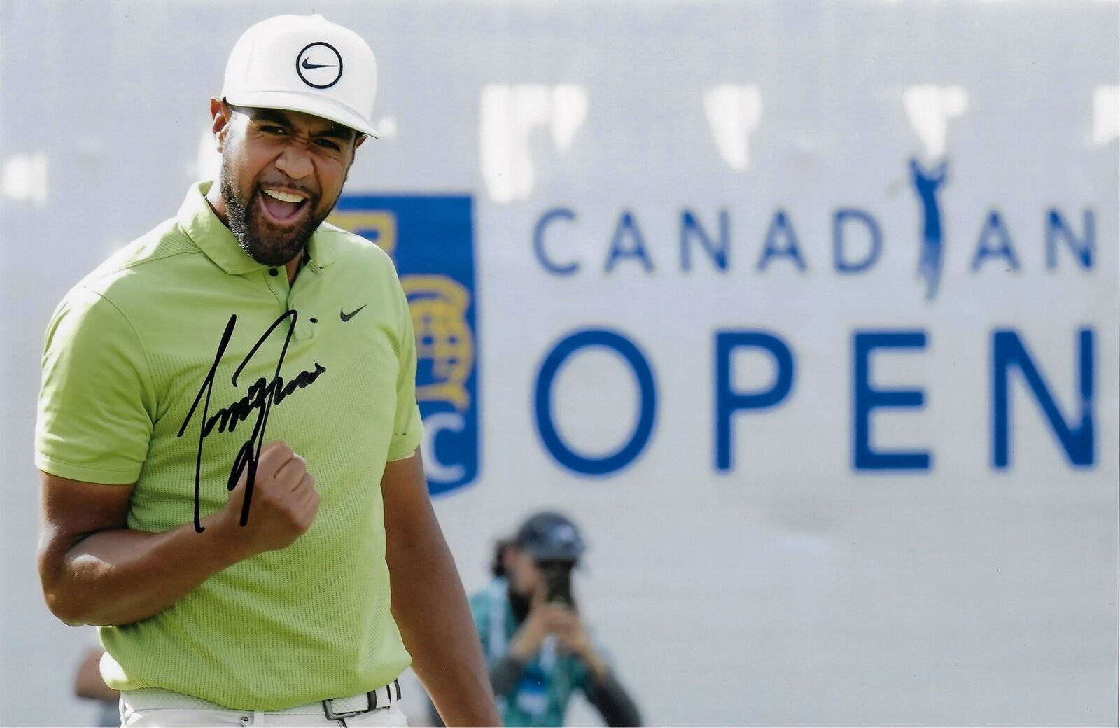 TONY FINAU SIGNED 12X8 PGA GOLF PHOTOGRAPH (AFTAL COA)