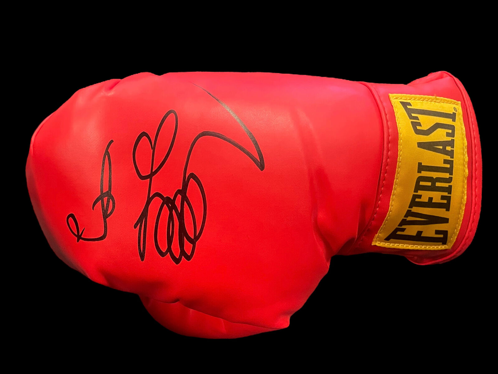 OLEKSANDR USYK SIGNED RED EVERLAST MEDIUM BOXING AUTOGRAPH GLOVE (AFTAL COA)