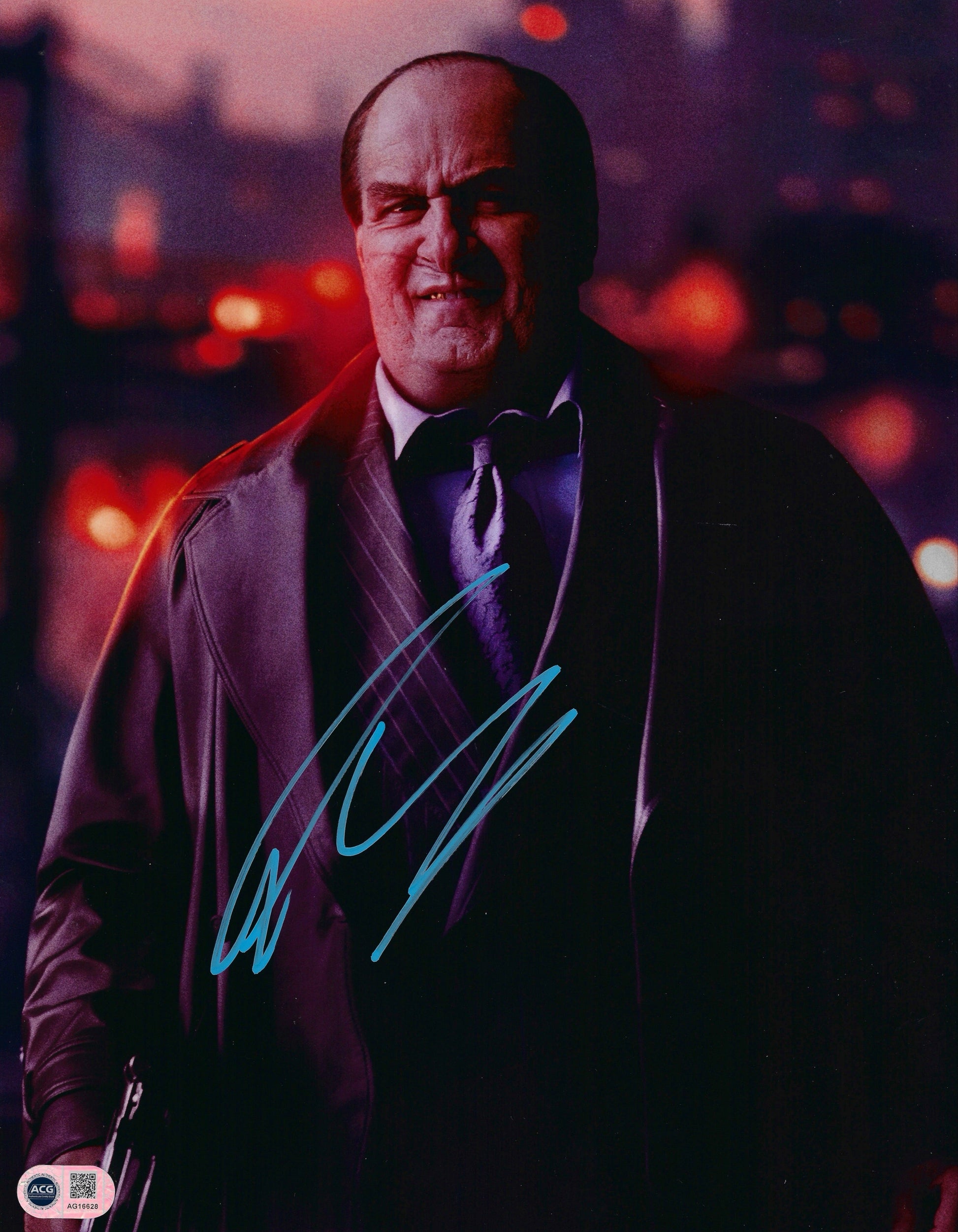 COLIN FARRELL SIGNED THE BATMAN PENGUIN 14x11 PHOTO (ACG CERT AG16628)-1