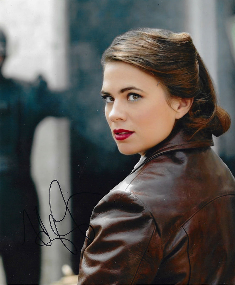 HAYLEY ATWELL CAPTAIN AMERICA SIGNED 10x8 PHOTO (AFTAL COA)