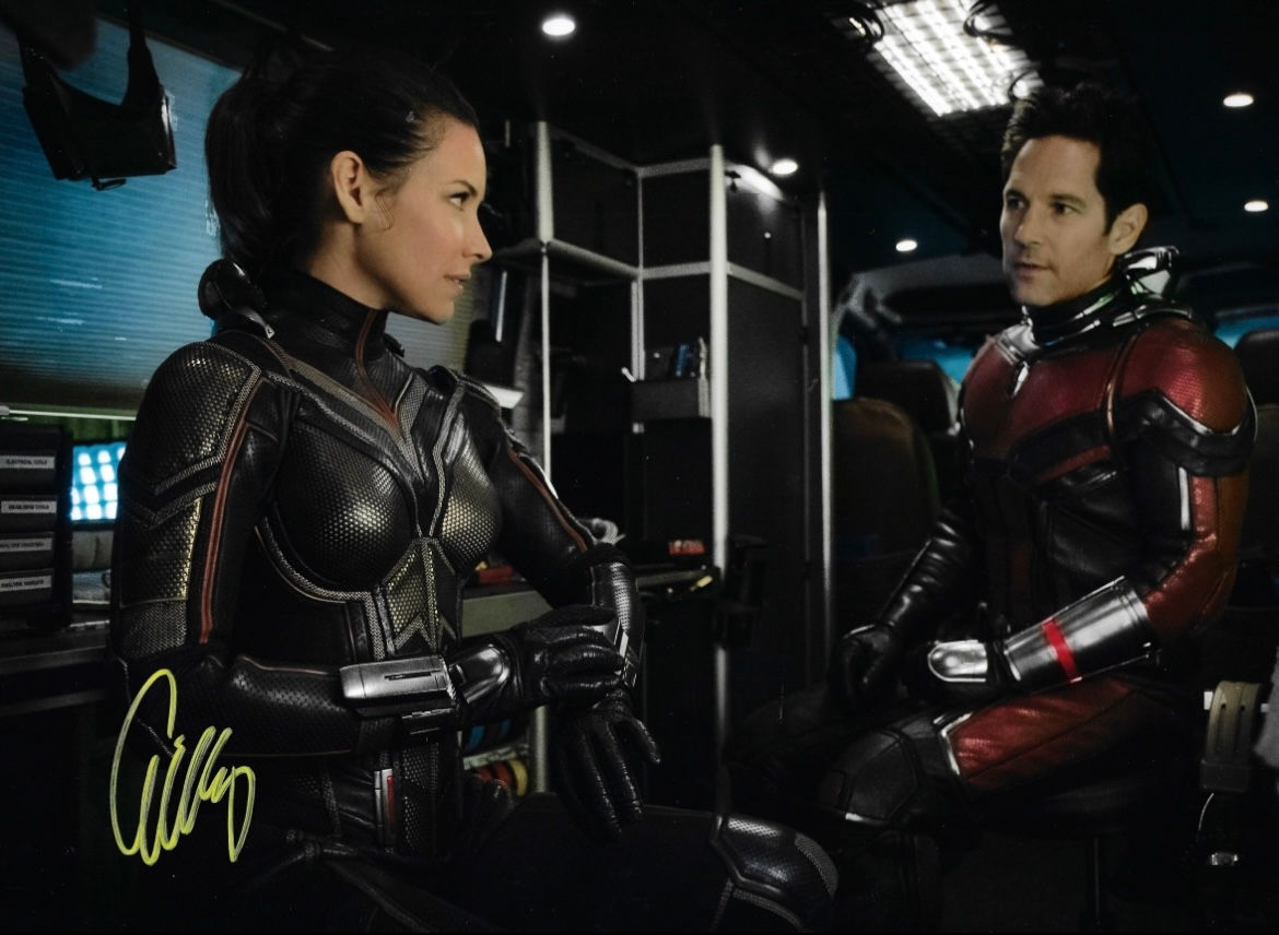 EVANGELINE LILLY SIGNED ANT MAN AND THE WASP 16x12 PHOTO (AFTAL COA)
