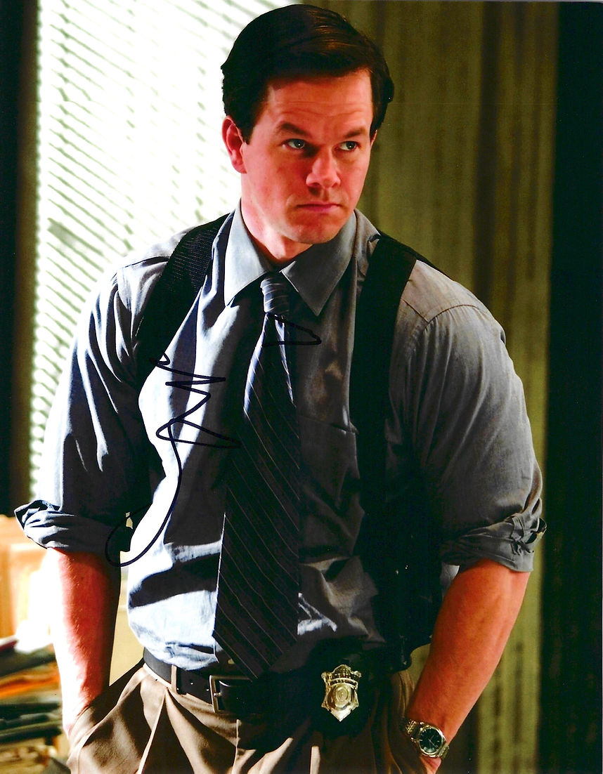 MARK WAHLBERG SIGNED THE DEPARTED 10X8 PHOTOGRAPH (AFTAL COA)