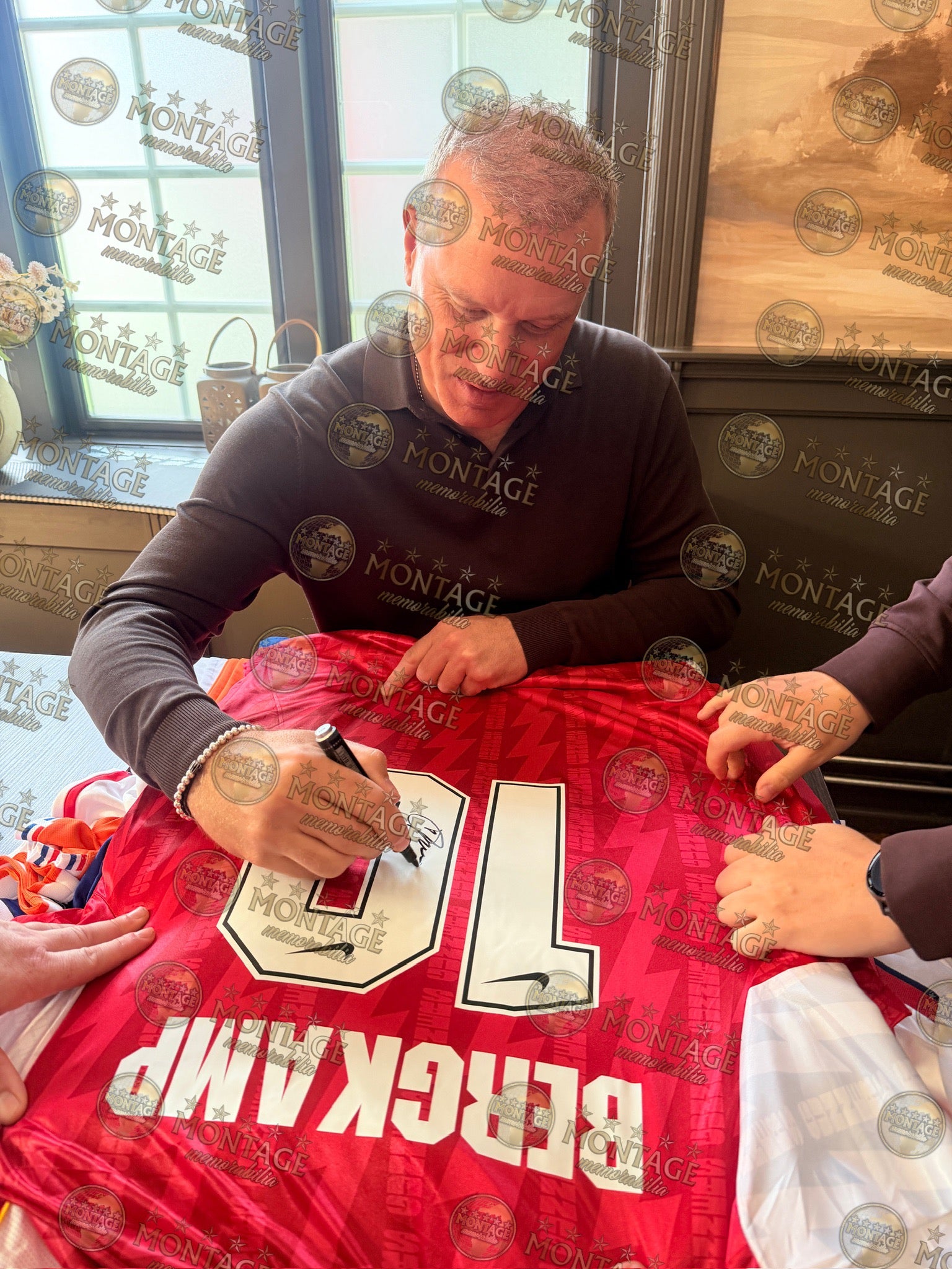 DENNIS BERGKAMP SIGNED ARSENAL FC 1995/96 HOME SHIRT (ACG WITNESS AG46510)