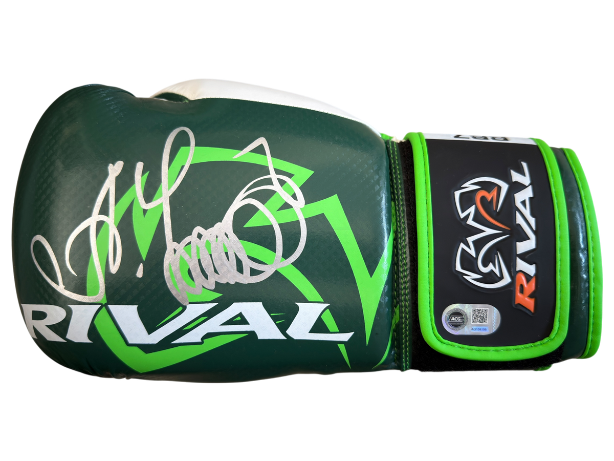 OLEKSANDR USYK SIGNED GREEN RIVAL BOXING GLOVE UNDISPUTED CHAMP (ACG CERT AG136156)