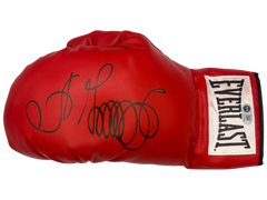 OLEKSANDR USYK SIGNED RED EVERLAST BOXING GLOVE UNDISPUTED CHAMP (ACG CERT AG18880)-1