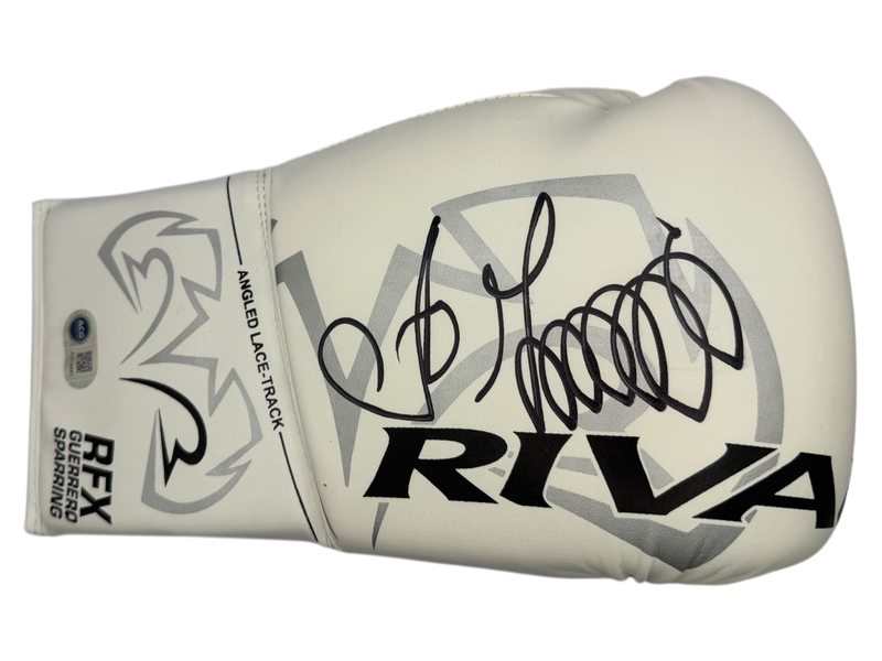 OLEKSANDR USYK SIGNED WHITE RIVAL BOXING GLOVE UNDISPUTED CHAMP (ACG CERT AG18891)-1