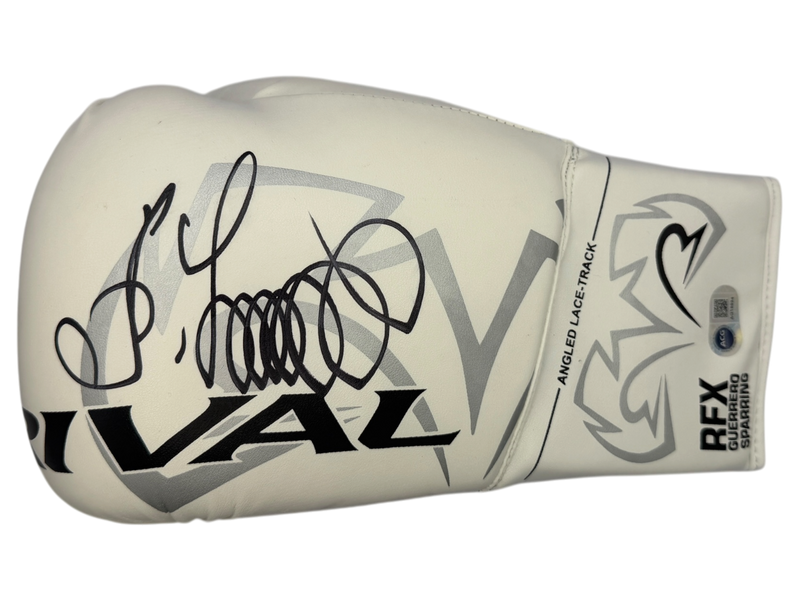 OLEKSANDR USYK SIGNED WHITE RIVAL BOXING GLOVE UNDISPUTED CHAMP (ACG CERT AG18894)-1