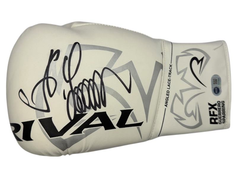 OLEKSANDR USYK SIGNED WHITE RIVAL BOXING GLOVE UNDISPUTED CHAMP (ACG CERT AG18895)-1