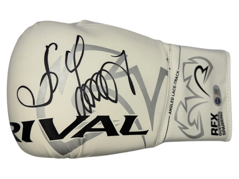 OLEKSANDR USYK SIGNED WHITE RIVAL BOXING GLOVE UNDISPUTED CHAMP (ACG CERT AG18896)-1