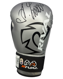 OLEKSANDR USYK SIGNED SILVER RIVAL BOXING GLOVE UNDISPUTED CHAMP (ACG CERT AG18899)-1