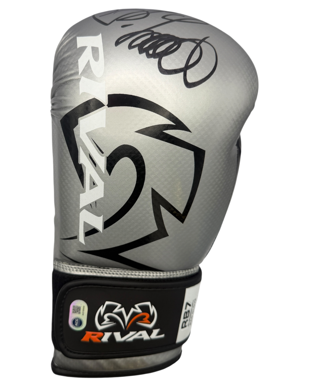 OLEKSANDR USYK SIGNED SILVER RIVAL BOXING GLOVE UNDISPUTED CHAMP (ACG CERT AG18900)-1