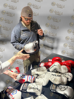 OLEKSANDR USYK SIGNED SILVER RIVAL BOXING GLOVE UNDISPUTED CHAMP (ACG CERT AG18899)-5