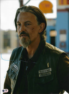 TOMMY FLANAGAN SIGNED CHIBS SONS OF ANARCHY 16x12 PHOTO (ACG CERT AG16737)-1