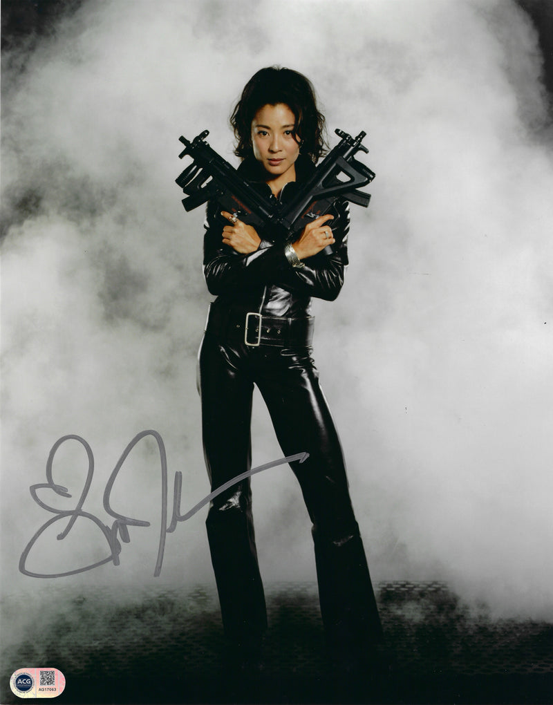 MICHELLE YEOH SIGNED BOND TOMORROW NEVER DIES 14x11 PHOTO (ACG CERT AG17063)-1