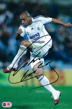 ROBERTO CARLOS SIGNED REAL MADRID LEGEND 12X8 PHOTO (ACG CERT AG17136)-1