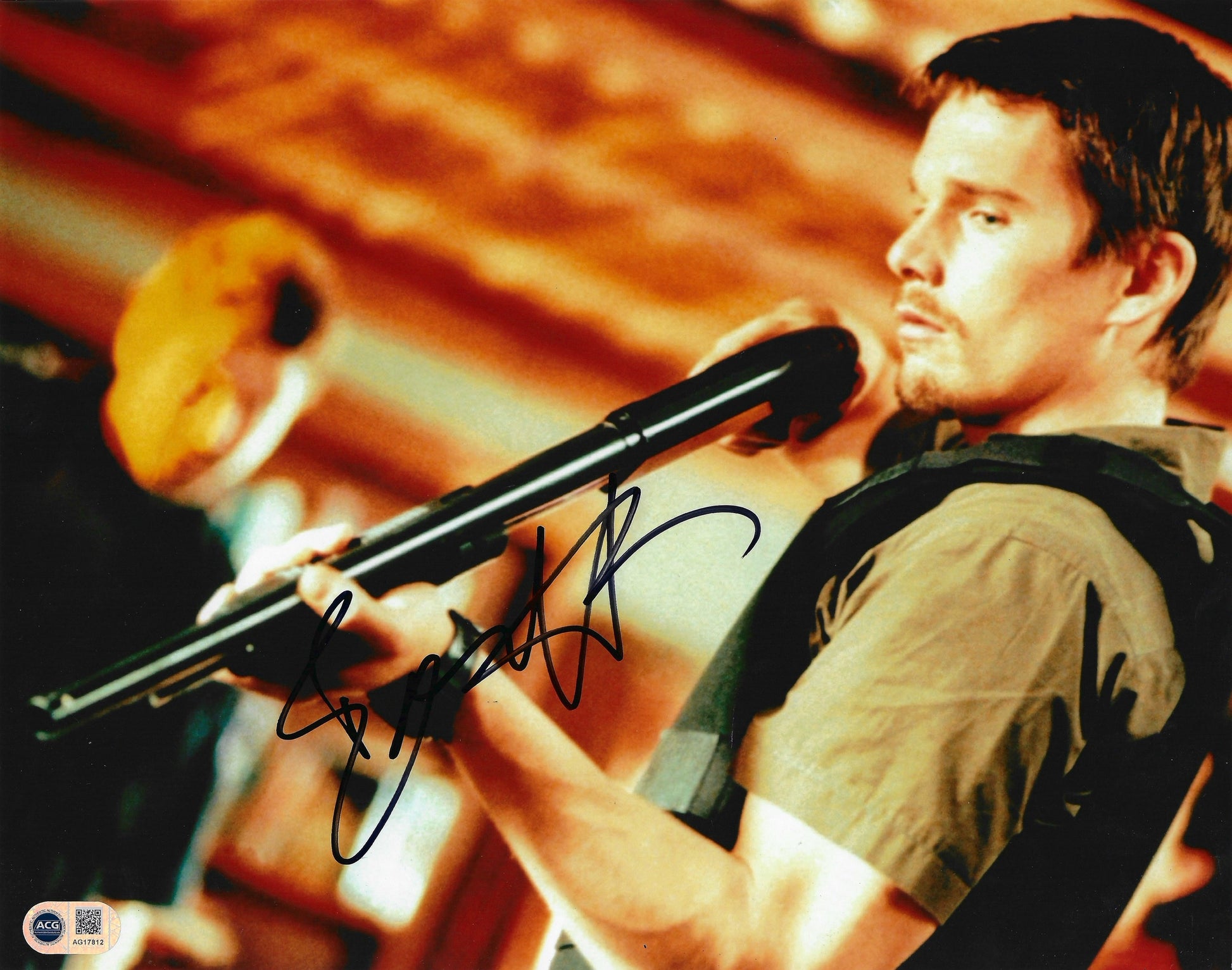 ETHAN HAWKE SIGNED TRAINING DAY 14x11 PHOTO (ACG CERT AG17812)-1