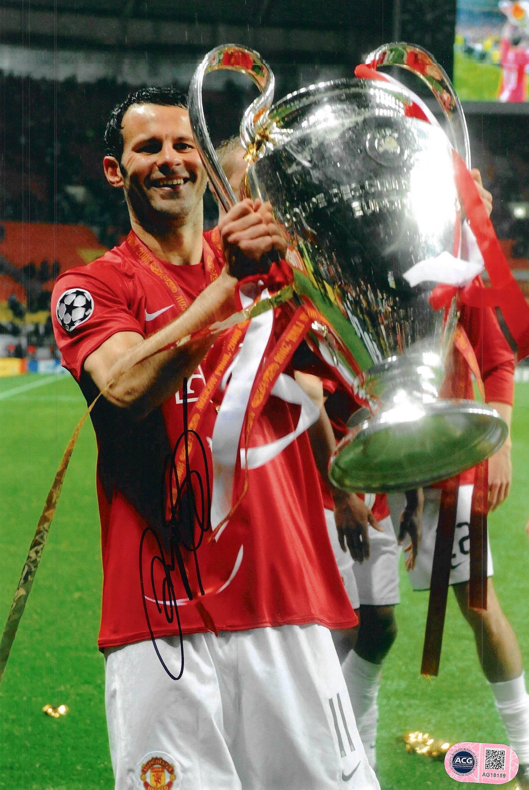 RYAN GIGGS SIGNED MANCHESTER UNITED MOSCOW 08 12x8 PHOTO (ACG CERT AG18159)