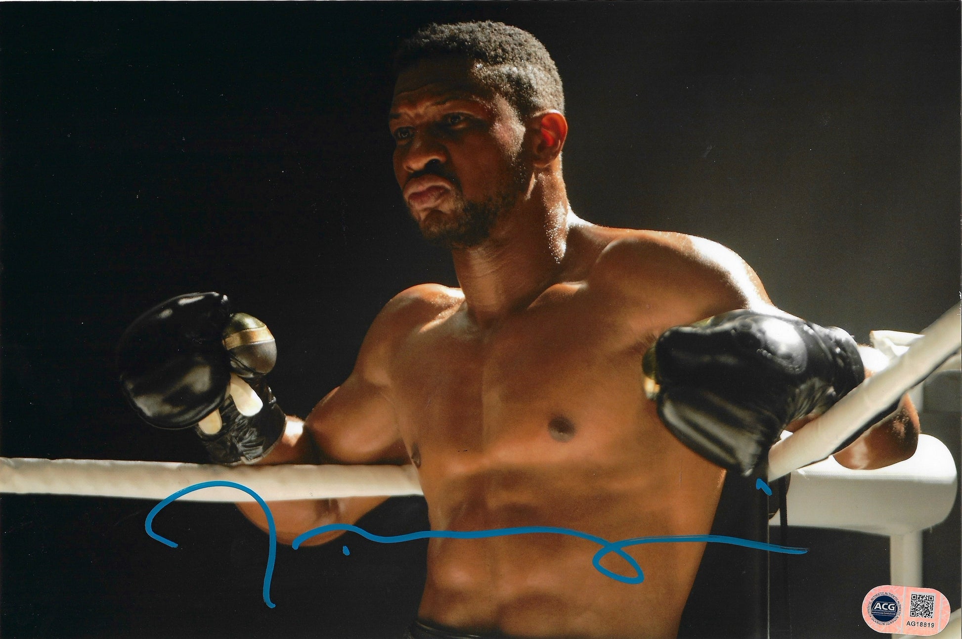JONATHAN MAJORS SIGNED CREED III 12x8 PHOTO (ACG CERT AG18819)-1
