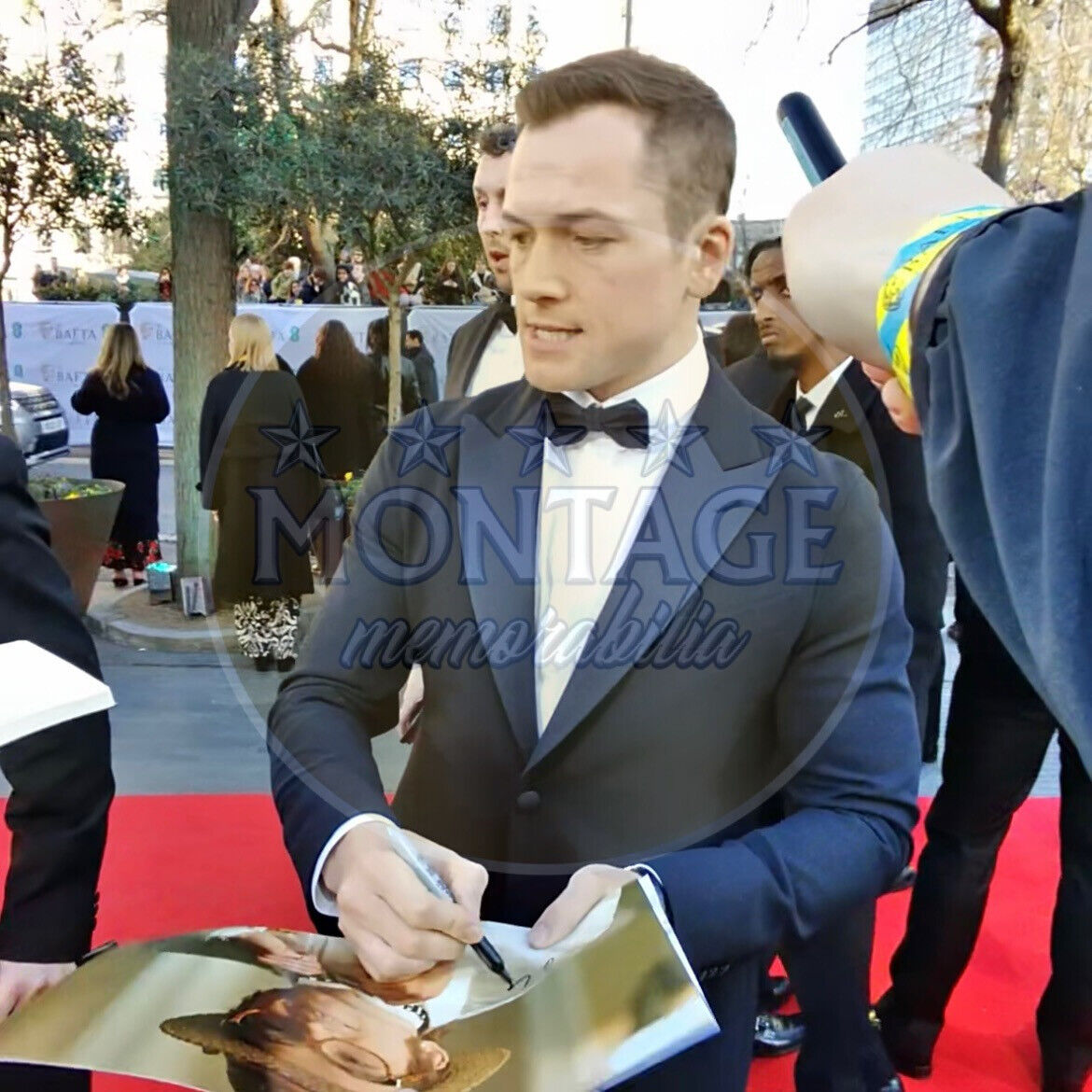 TARON EGERTON SIGNED ROCKETMAN ELTON JOHN 14x11 PHOTO (AFTAL COA)