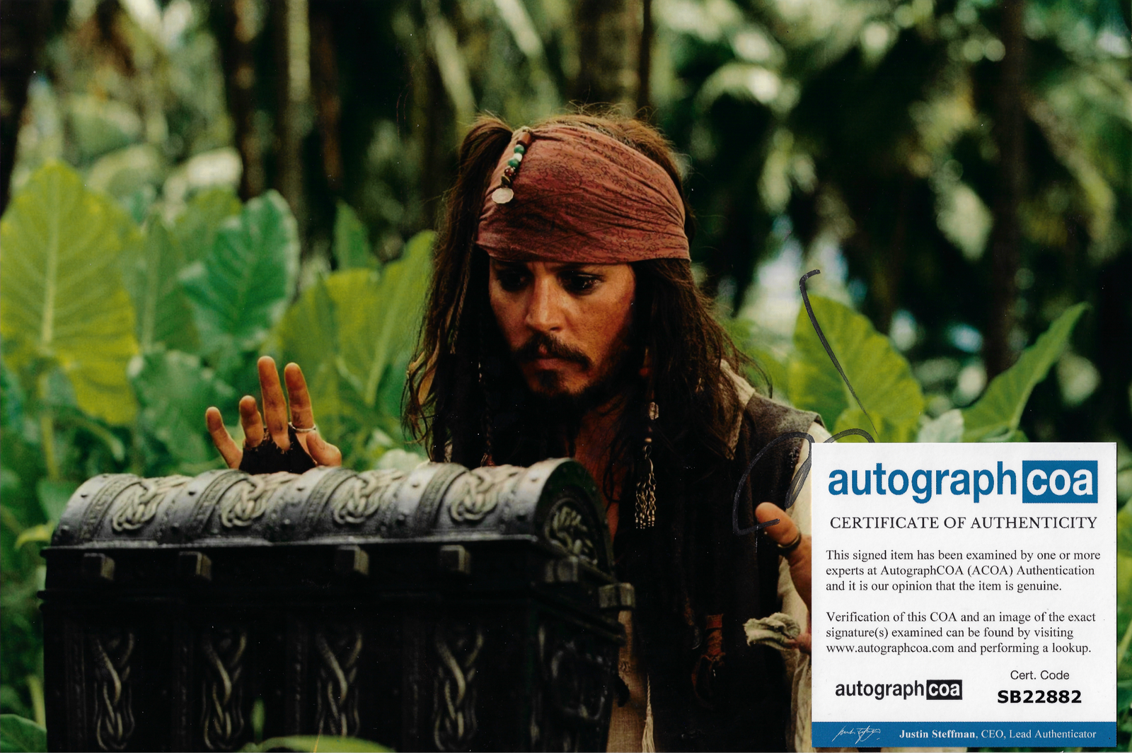 JOHNNY DEPP SIGNED PIRATES OF THE CARIBBEAN 15X10 PHOTO (ACOA RACC COA)