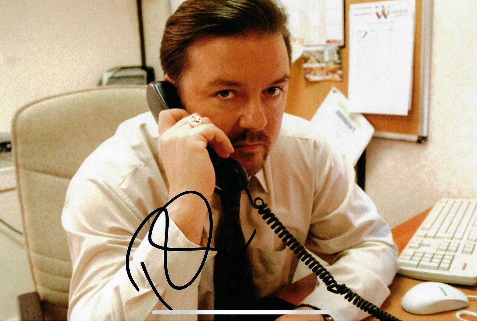 RICKY GERVAIS SIGNED THE OFFICE 12x8 PHOTOGRAPH 2 (AFTAL COA)
